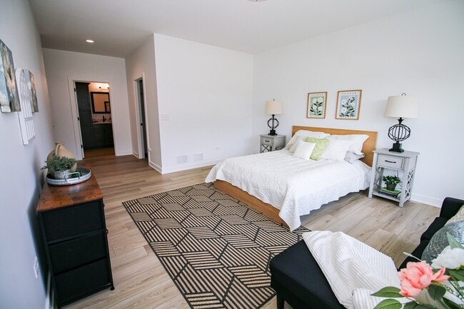 Building Photo - 2039 Isabella Ln