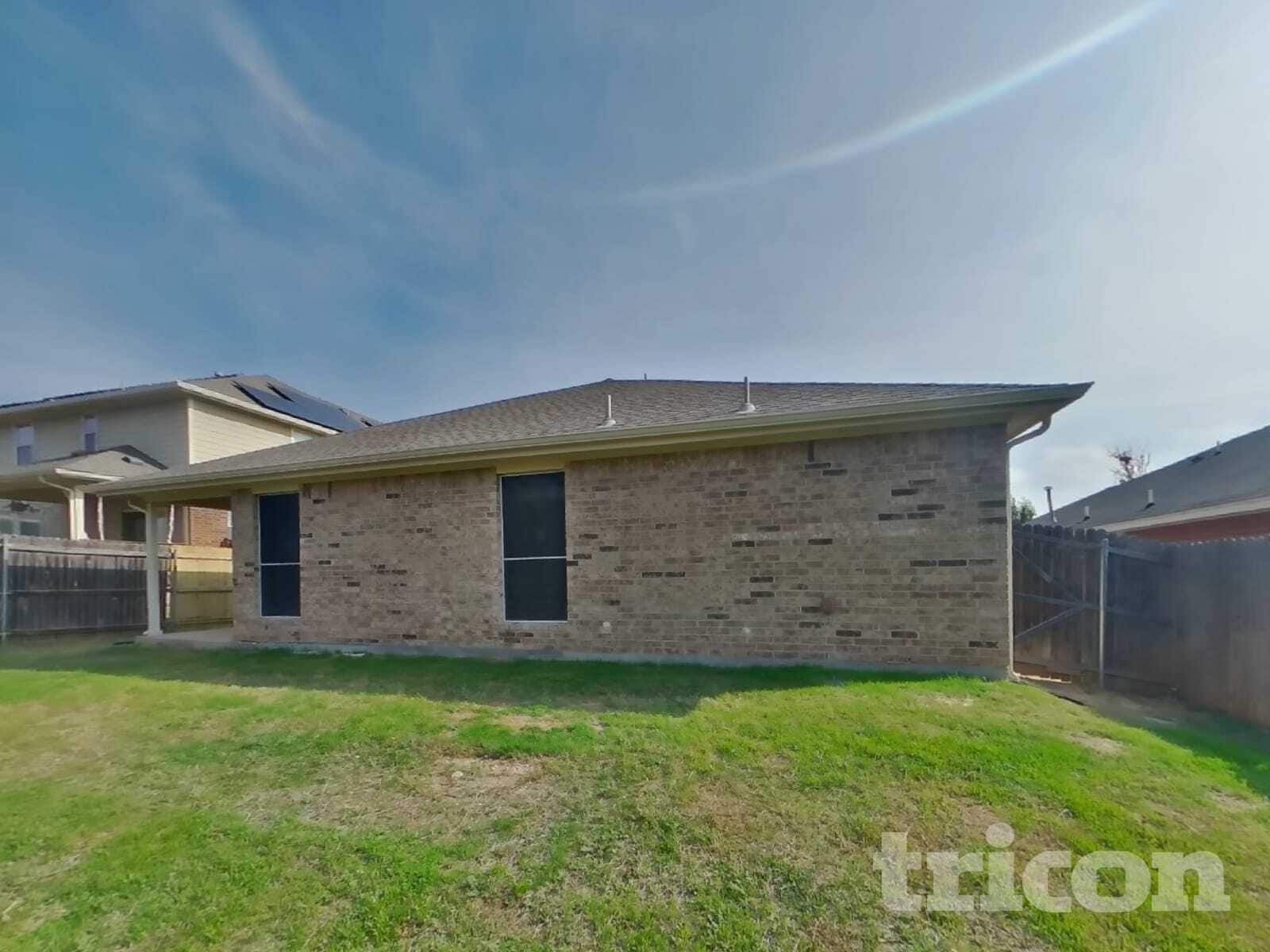 Building Photo - 6129 Tilapia Dr