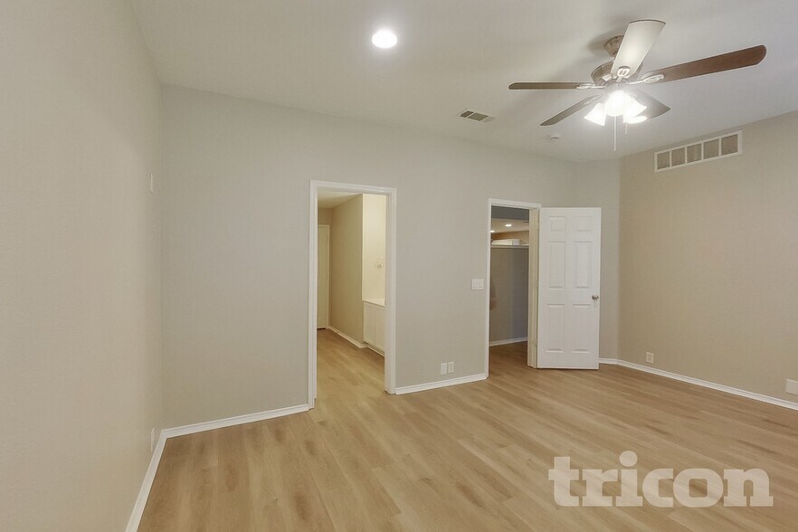 Building Photo - 206 Bison Meadow Dr