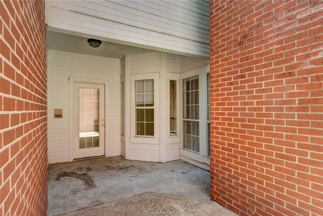 Building Photo - 4400 Carter Creek Pkwy