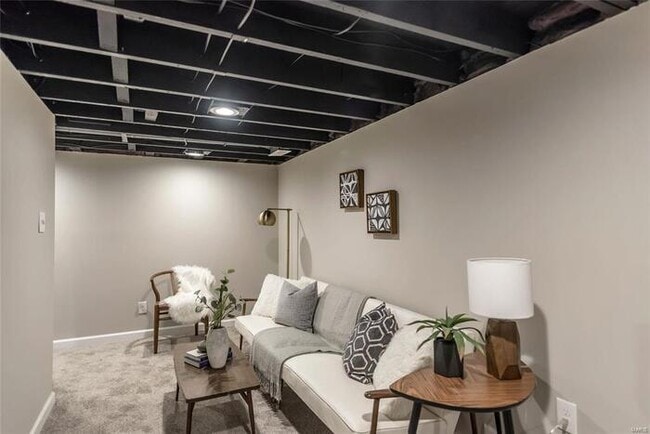 Building Photo - Fantastic 3bd/1.5ba home! Let yourself in!