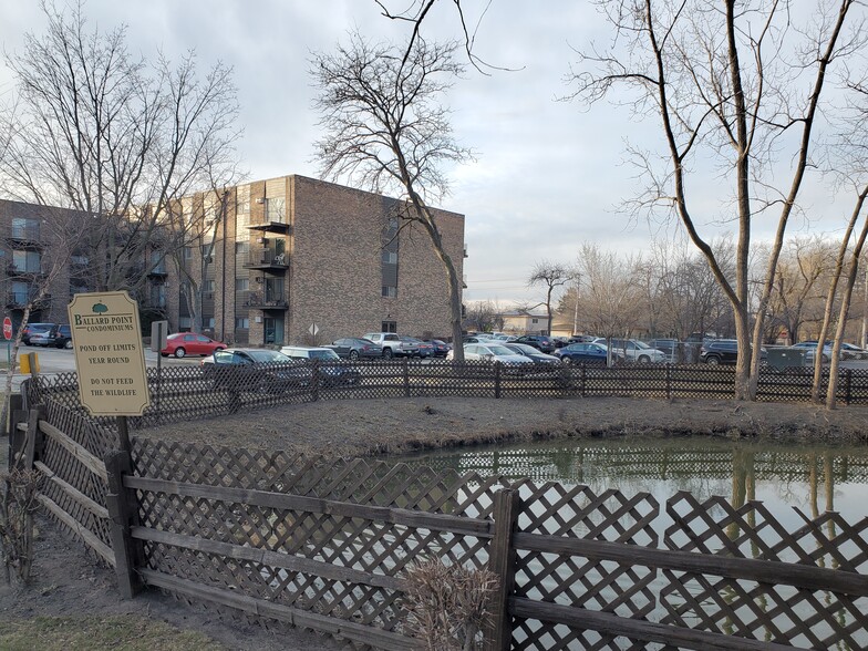 Building Photo - 8974 N Western Ave