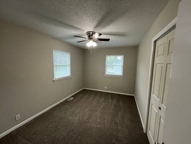 Building Photo - Stunning Newly Remodeled 4BR/2BA Home in Huntsville – Pet Friendly!
