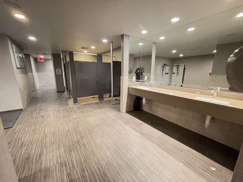 Building Photo - 2865 Sundown Ln