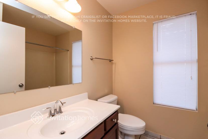 Building Photo - 1014 E Marco Polo Rd