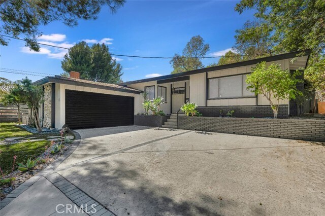 Building Photo - 9425 McLennan Ave.