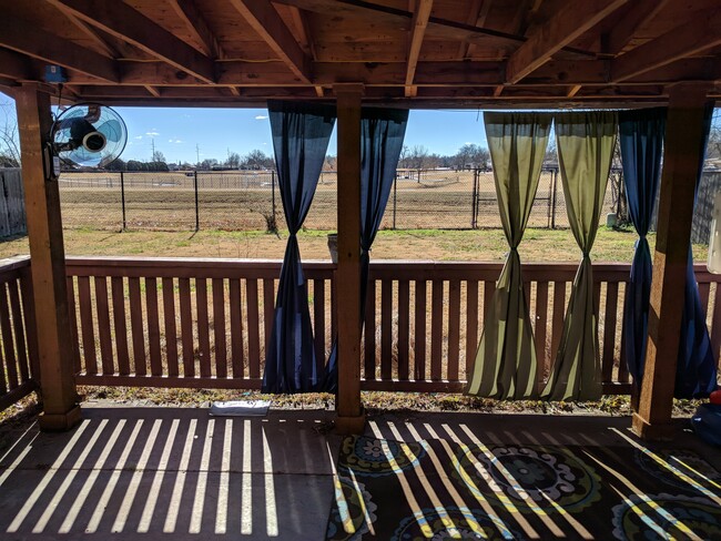 Covered patio with no neighbors behind the house - 8716 E 47th Pl