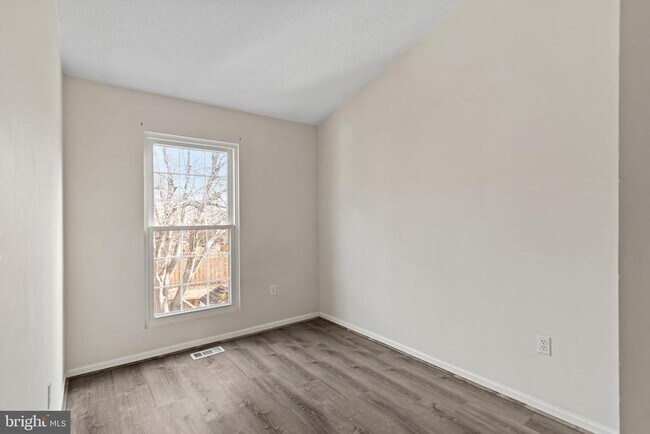 Building Photo - 7115 Strawn Ct