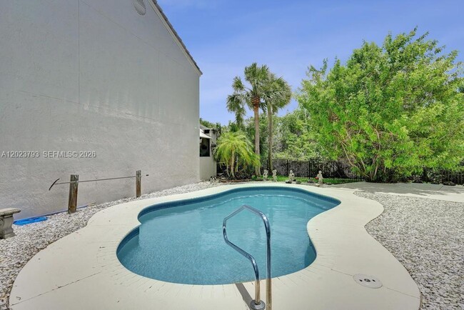 Building Photo - 21461 Sawmill Ct