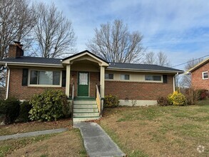 Building Photo - Brick Ranch in a Great Bristol TN location