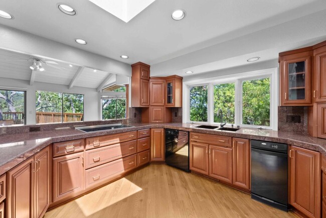 Building Photo - 7175 Red Holly Ct