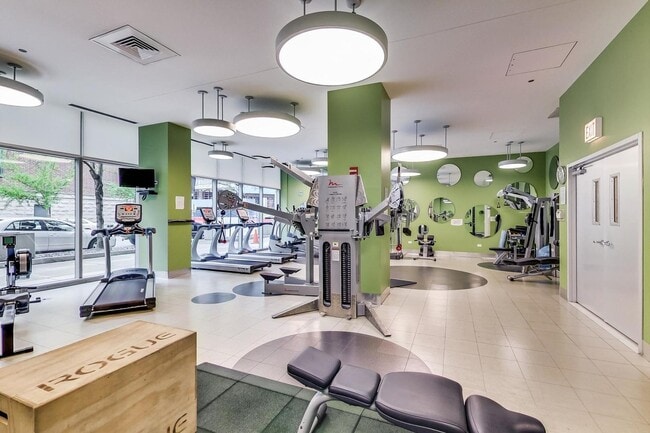 Building Photo - 123 S Green St