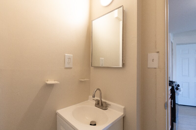 Building Photo - 4301 Harriet St