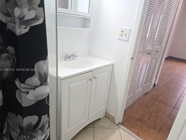 Building Photo - 5921 Washington St