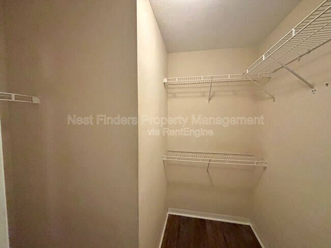 Building Photo - 7800 Point Meadows Dr
