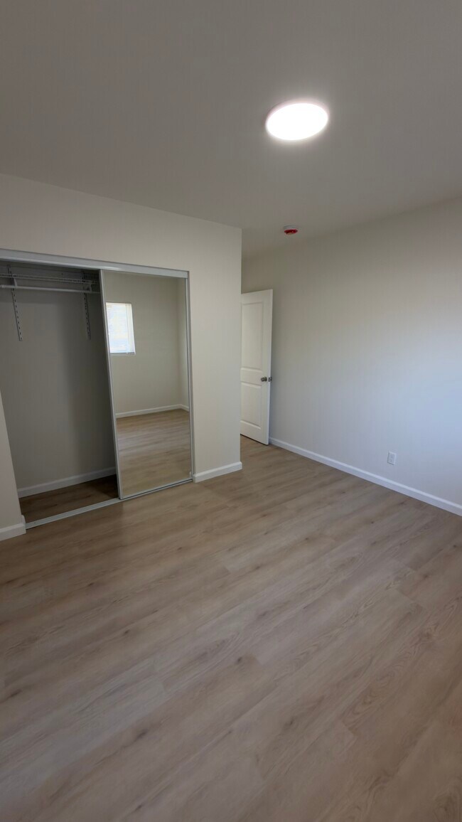 Building Photo - San Pedro