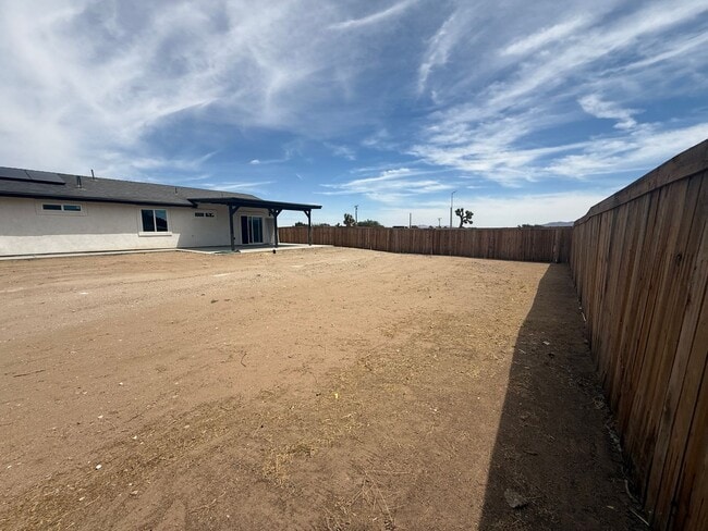 Building Photo - 12977 Cactus St
