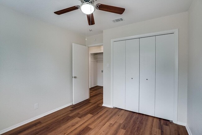 Building Photo - 2103 Pompton Dr