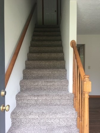 Building Photo - 760 Village Dr