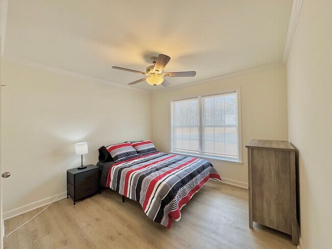 Building Photo - The Home You’ve Been Searching For!