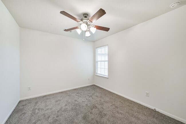 Building Photo - 9334 Valley Tree Ln