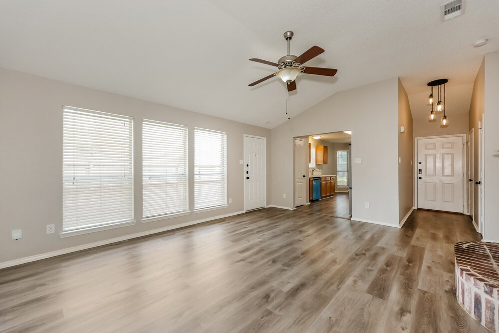 Building Photo - 5904 Heatherglen Terrace