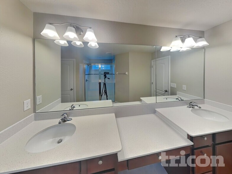 Building Photo - 1375 Riley Cir