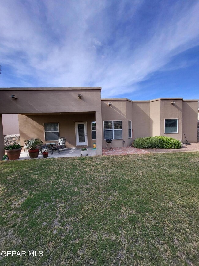 Building Photo - 6354 Franklin View Dr