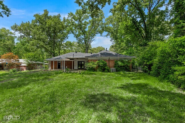 Building Photo - 6119 Bradford Dr