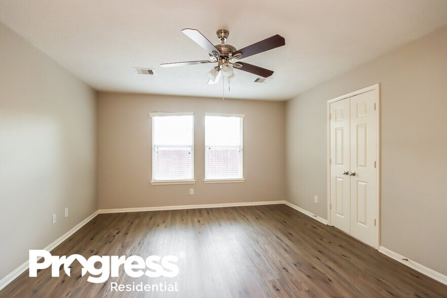 Building Photo - 808 Dragonfly Dr