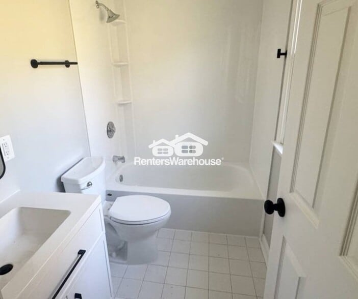 Building Photo - 6435 Williams St