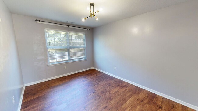 Building Photo - 4 Bedrooms w/ Privacy Fence & Community Pool!