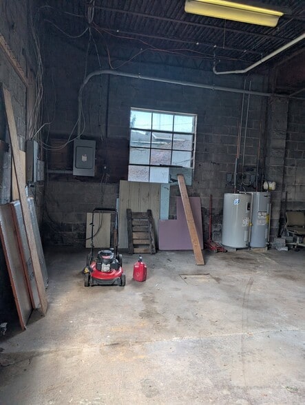 Building Photo - 1140 Allegheny St