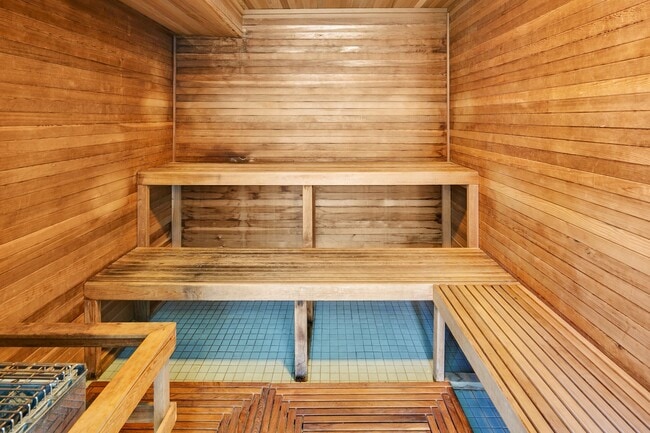 Building Photo - 2033 2nd Ave