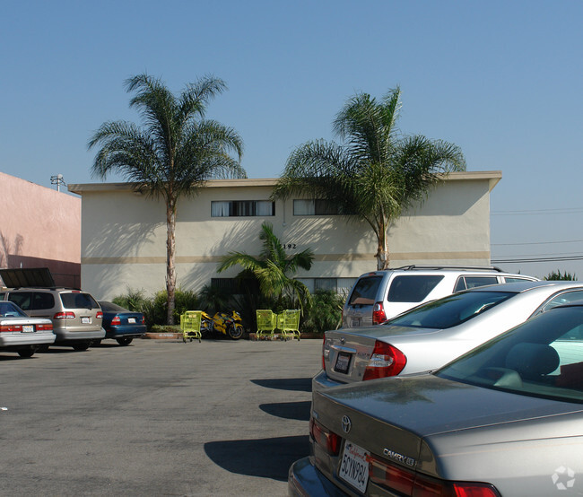Primary Photo - Jackson Street Apartments