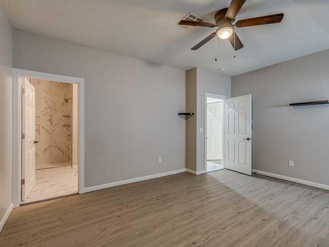 Building Photo - 1136 NW 99th St