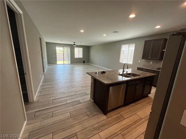 Building Photo - 6016 Bugsy St