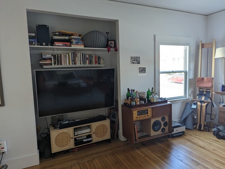 Building Photo - 4155 Webster St
