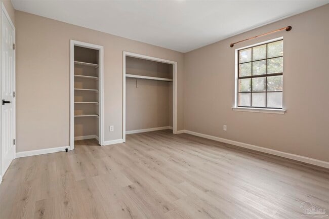 Building Photo - 7250 Hilburn Rd