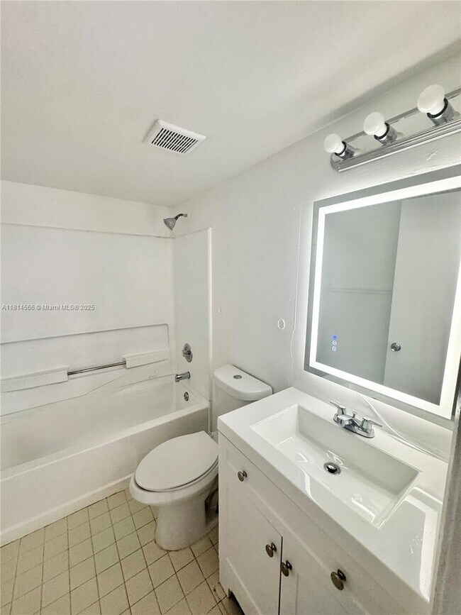 Building Photo - 7125 NW 186th St