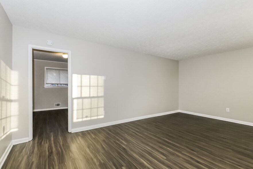 Building Photo - 5789 Northfield Dr