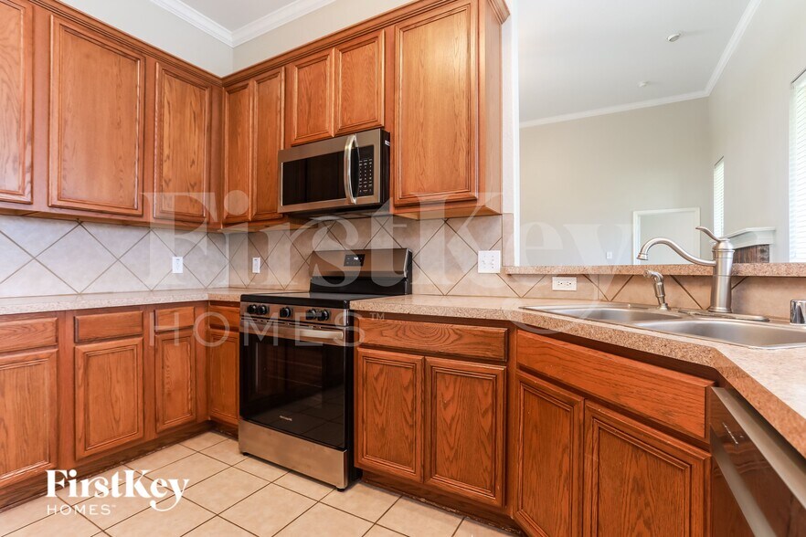 Building Photo - 1731 Vista Ridge Dr W