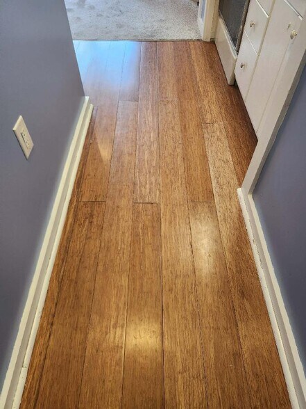 Building Photo - 607-615 Main St