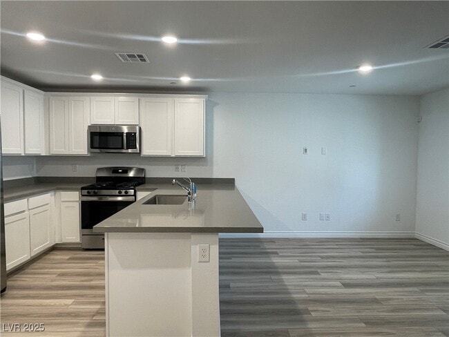 Building Photo - 10719 Burton Grove Ave