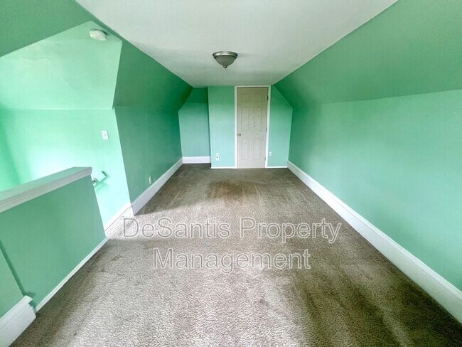 Building Photo - 1632 Steuben St