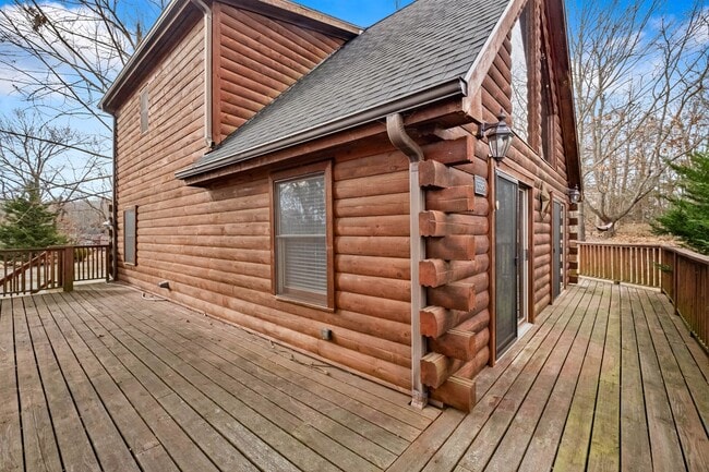 Building Photo - Peaceful 3BR Home with Wrap Around Patio | Lake Access within walking distance