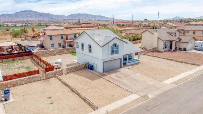 Building Photo - 6228 Brillo Luna St