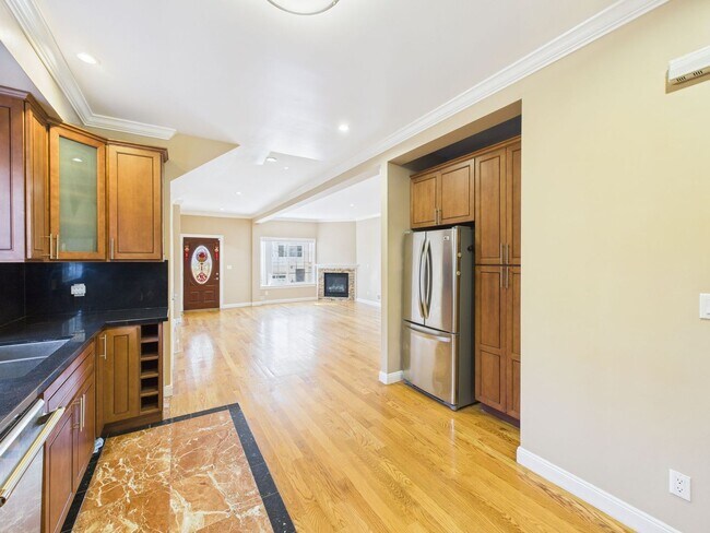 Building Photo - Spacious 3 bed/2 bath in prime Ingleside location near Ocean Ave.