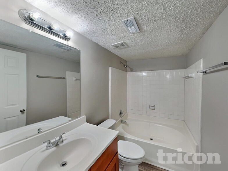 Building Photo - 6000 Whitewater Dr