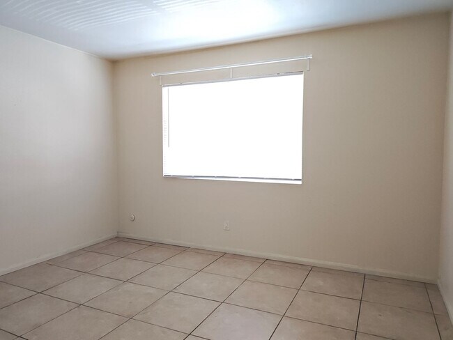 Building Photo - 2 bedrooms 1 bath apartment in El Cajon